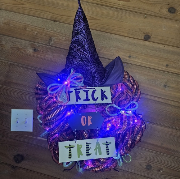 Halloween Wreath - Picture 2 of 2